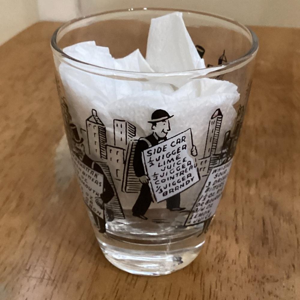 606. LOT OF 2 VINTAGE LIBBEY SANDWICH MAN CITYSCAPE BAR GLASSES - Picture 6 of 6